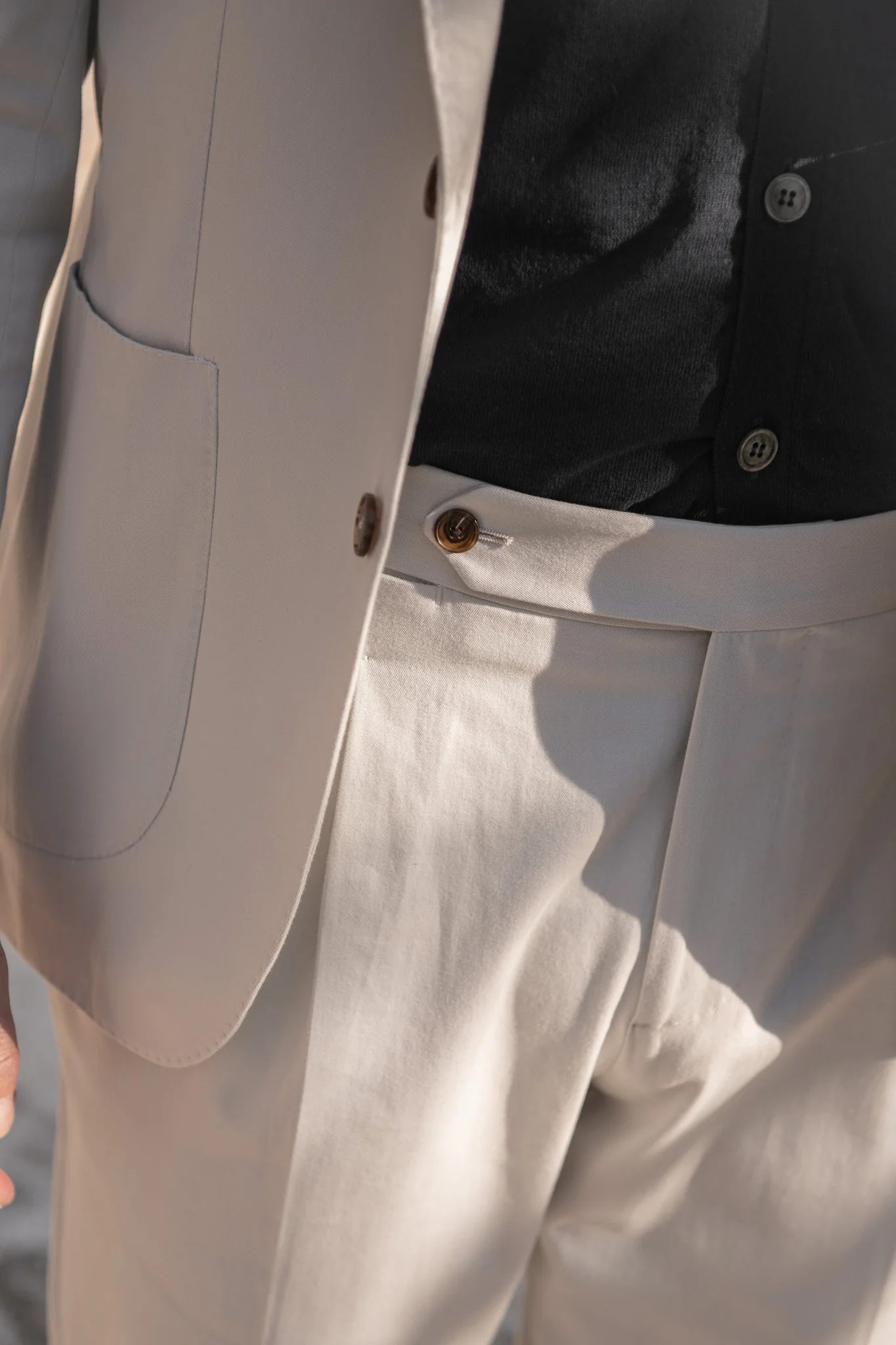 Off-white cotton and cashmere suit - Made in Italy - Image 3