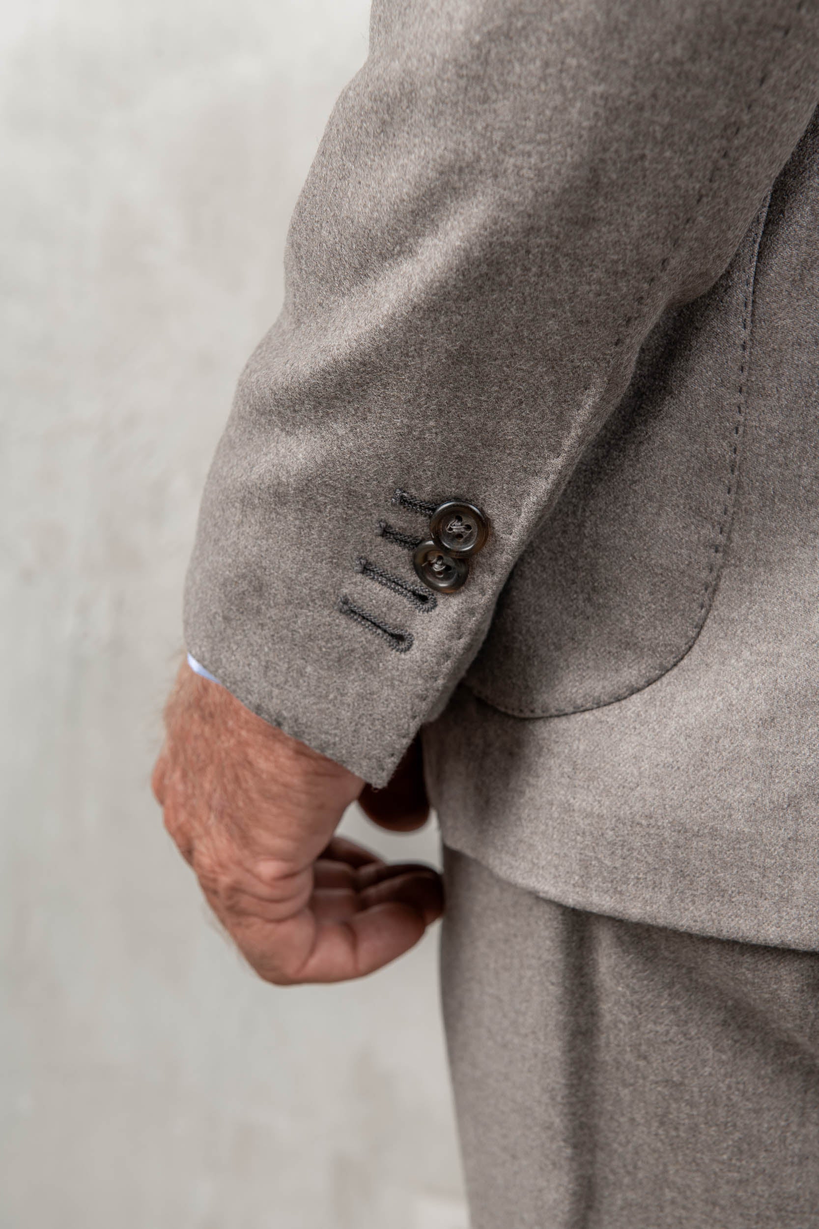 Taupe suit in wool and cashmere - Made in Italy - Image 4